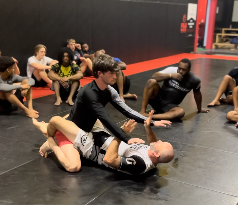 Independent MMA & Fitness of McDonough technique bjj