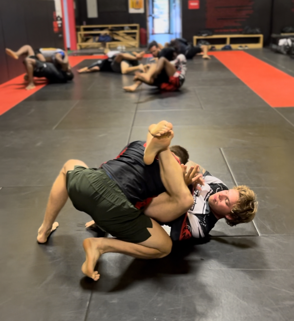 Independent MMA & Fitness of McDonough rolling bjj